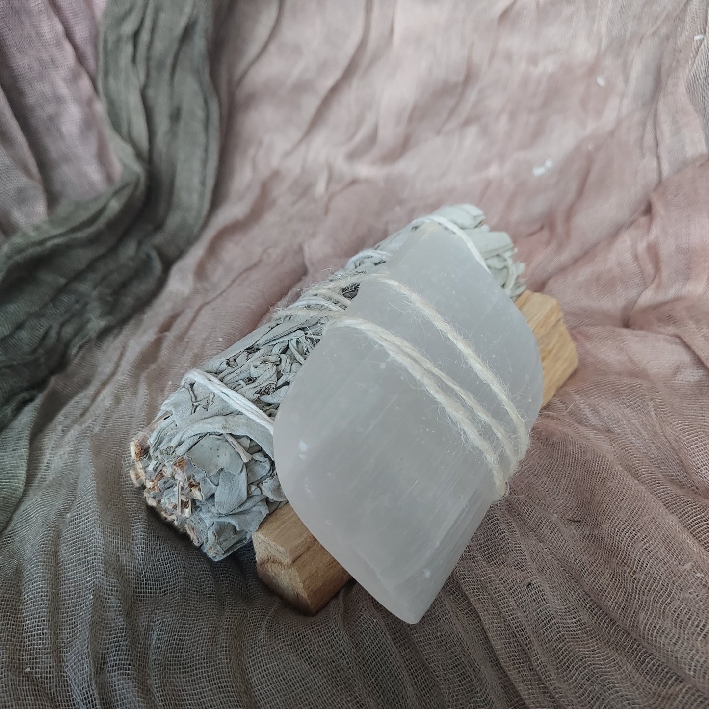 Sage, Palo Santo and Selenite palm stone (add on)